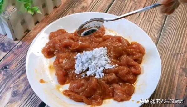 今天分享幾個小技巧~讓你做的水煮肉片也和外面飯點一樣口感嫩滑 今天分享幾個小技巧~讓你做的水煮肉片也和外面飯點一樣口感嫩滑