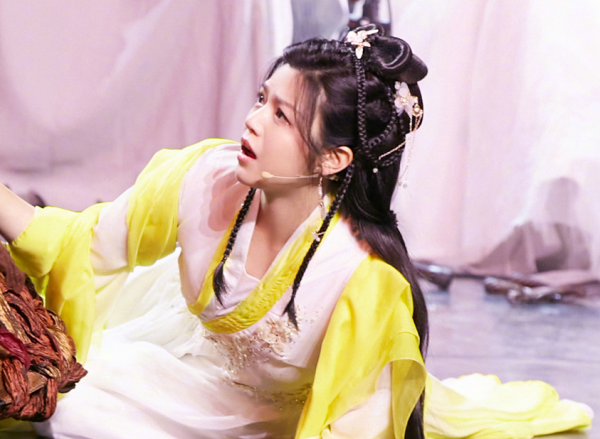 誰說陳妍希的古裝醜?離開了“小龍女”的打扮,一下子就順眼多了 誰說陳妍希的古裝醜?離開了“小龍女”的打扮,一下子就順眼多了