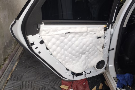 秦Pro DM 做車門隔音，進一步提升車內靜音效果！