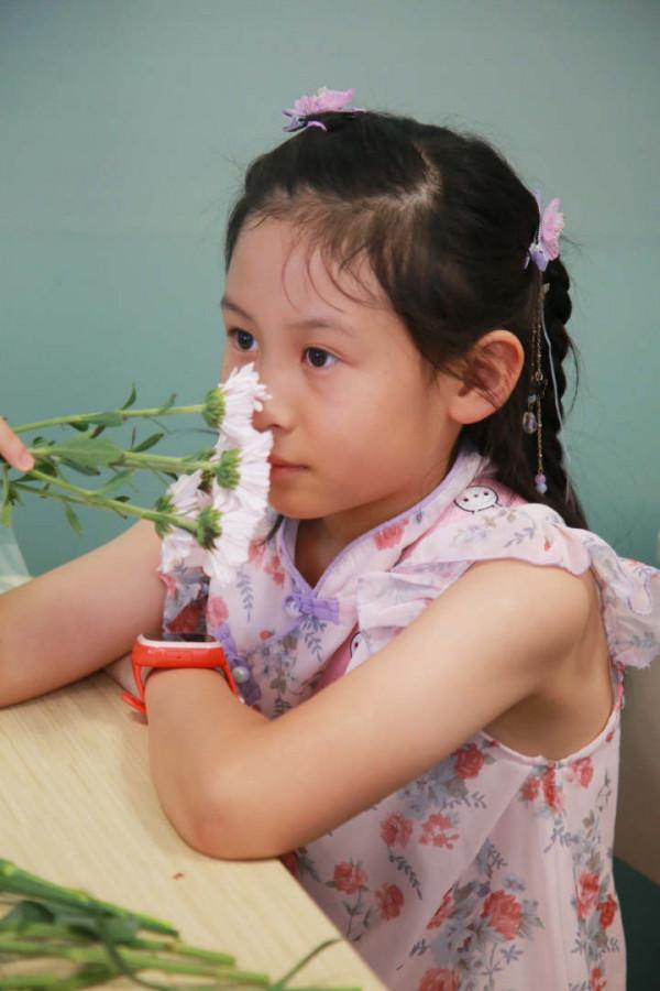 手捧鮮花，裙袂飄飄，“Do都城”裡穿越來了一群小嫦娥