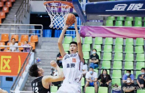 CBA三訊息：遼寧小外人選初定，周鵬賽前信心十足，廣東大勝福建