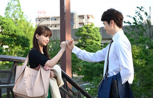 忙完廚房發現菜都被吃沒了，新婚妻子：我嫁進來不是當保姆的