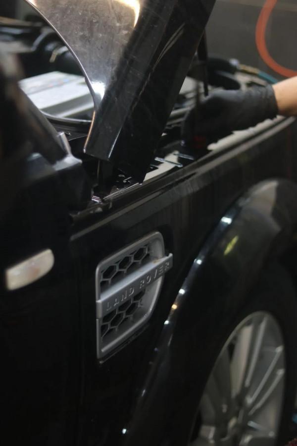 怪獸修車:翻新一輛21萬公里的路虎發現4,老爺子工地拉貨專用車 怪獸修車:翻新一輛21萬公里的路虎發現4,老爺子工地拉貨專用車