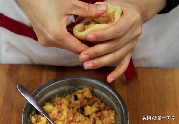 家常老婆餅，只要掌握油酥和油皮的技巧，在家也能做出金黃焦酥