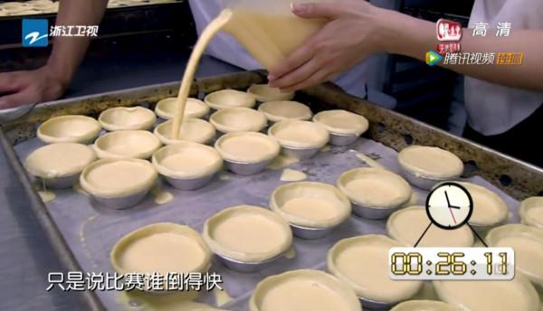 被惡搞喝油漆、明星在素人家訴苦，盤點綜藝裡讓人氣憤的6大場面