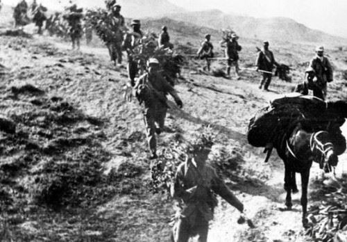 毛主席曾建議不渡湘江，彭德懷也有類似建議，沒被採納致血戰湘江