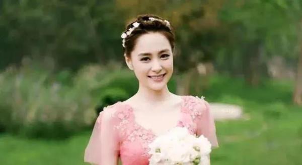 備份陳冠希電腦裡1400張照片，傳到網上的電腦修理員，下場如何？