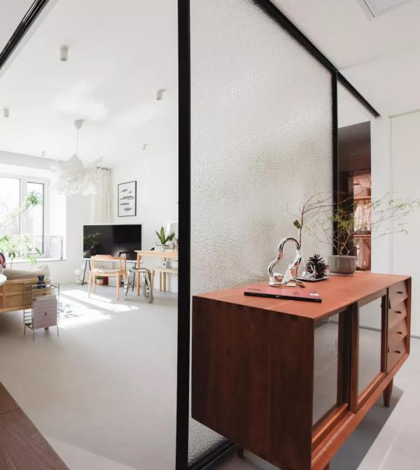 這位男主真有品味，80㎡的房子裝出了豪宅感，一進門就把我迷住了