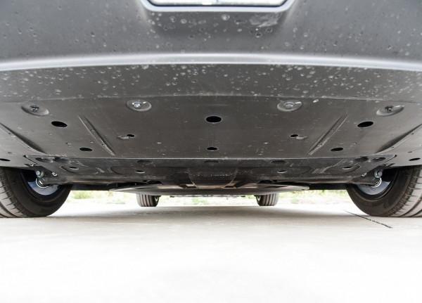 軸距近3米造型帥氣,最快4.3秒破百,不燒油也能跑很遠,小鵬P7 軸距近3米造型帥氣,最快4.3秒破百,不燒油也能跑很遠,小鵬P7