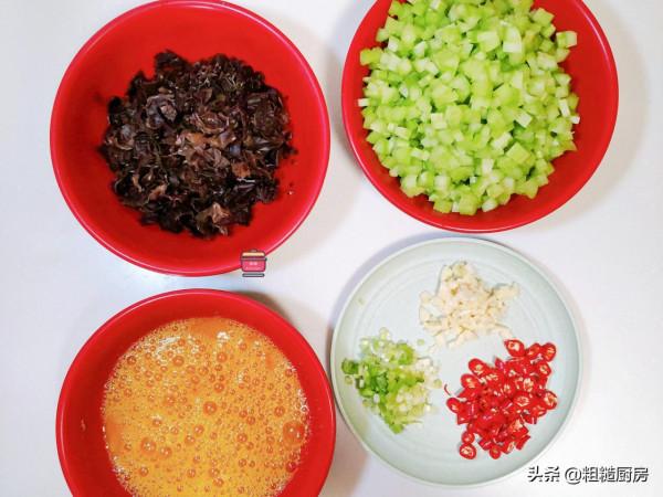 冬天,這3種食材一起炒,比大魚大肉還下飯,鮮香爽脆,簡單美味 冬天,這3種食材一起炒,比大魚大肉還下飯,鮮香爽脆,簡單美味