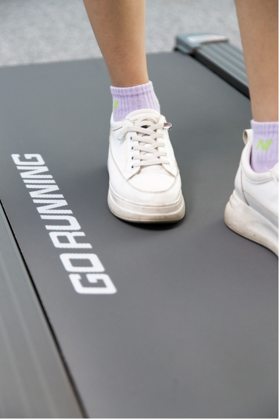 榮耀親選磁懸浮減震跑步機體驗：不再淪為晾衣架的存在？