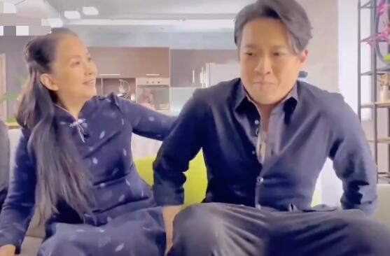 呂麗萍罕見露面與兒子同框出鏡 母子兩人互動有愛畫面溫馨