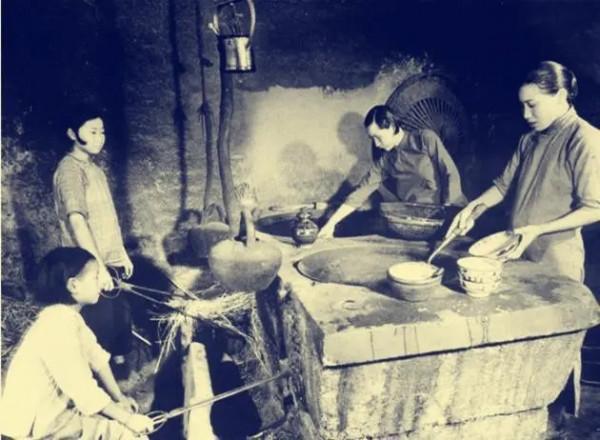 民國農村故事:女孩訂婚前從閨房失蹤,五年後在百里之外得到真相 民國農村故事:女孩訂婚前從閨房失蹤,五年後在百里之外得到真相