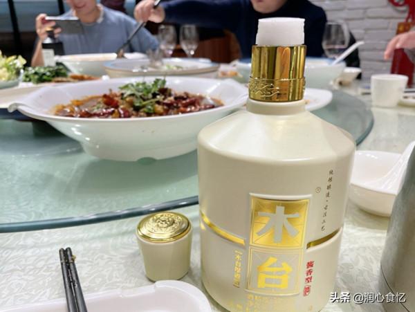 “年夜飯”適合喝什麼酒？這5五款純糧食白酒，好喝還實惠
