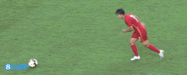 從全運會女足比賽來看,現在的中國隊中,王霜真是獨一檔的存在 從全運會女足比賽來看,現在的中國隊中,王霜真是獨一檔的存在