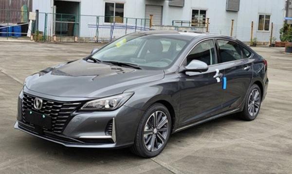 前臉變化大，動力小幅提升，新款長安銳程CC實車曝光