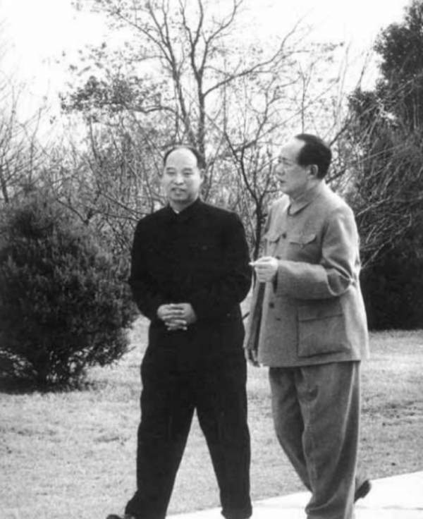 新中國剛成立,毛主席就著手製定《婚姻法》:新時代女性有權休夫 新中國剛成立,毛主席就著手製定《婚姻法》:新時代女性有權休夫