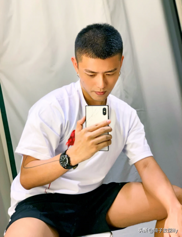 男發不管怎麼剪,最帥還是這4種,大多數男士都喜歡 男發不管怎麼剪,最帥還是這4種,大多數男士都喜歡