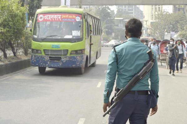 孟加拉國：移動法庭監督防疫規定落實