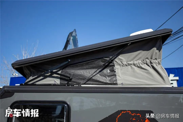 10.8萬的越野房車,能洗澡做飯適合2大1小,開門方式像戰車 10.8萬的越野房車,能洗澡做飯適合2大1小,開門方式像戰車