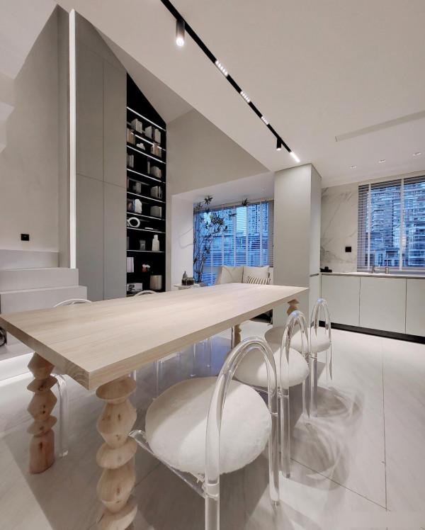 南二環130㎡頂複式,買來閒置三年,如今花53萬改造6室1廳再入住 南二環130㎡頂複式,買來閒置三年,如今花53萬改造6室1廳再入住