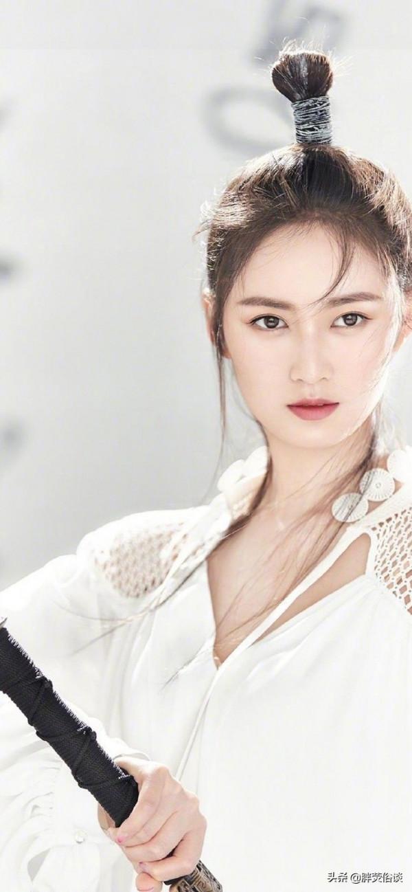 陳珏琪在趙敏之後再次演繹女俠，白衣飄飄英姿颯爽