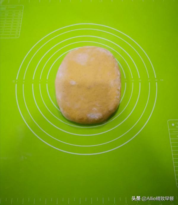 每天早餐不重樣，南瓜多層肉餅搭配新鮮果蔬，營養全面身體棒