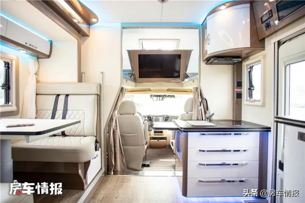 出廠14度電的霍夫勒房車，6人長途旅行可勁玩，外觀比越野車還猛
