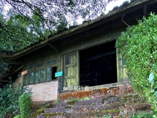 徒步成都大邑終南山，山高路遠無人煙，只有一座荒廢無人的道觀