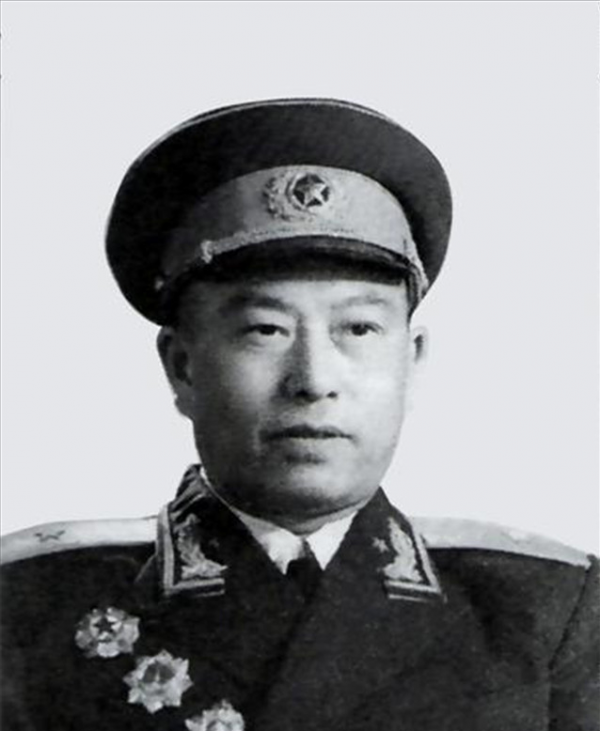 解放海南島的四位著名師長,大授銜時,四人都是什麼軍銜 解放海南島的四位著名師長,大授銜時,四人都是什麼軍銜