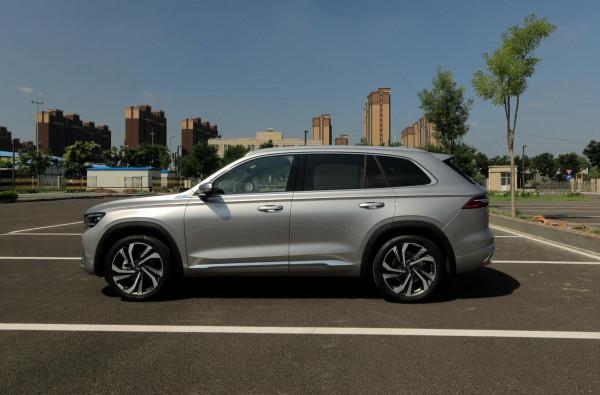 設計質感超30萬級,實現四屏聯動,吉利星越L搶先試駕 設計質感超30萬級,實現四屏聯動,吉利星越L搶先試駕