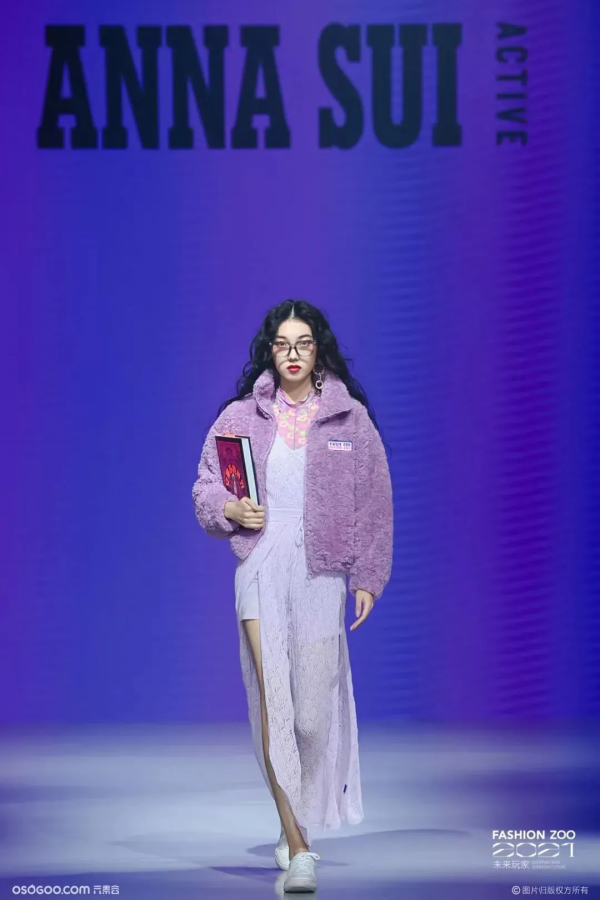 這不僅僅是一場時尚人的秀,更是年輕人的嘉年華 這不僅僅是一場時尚人的秀,更是年輕人的嘉年華