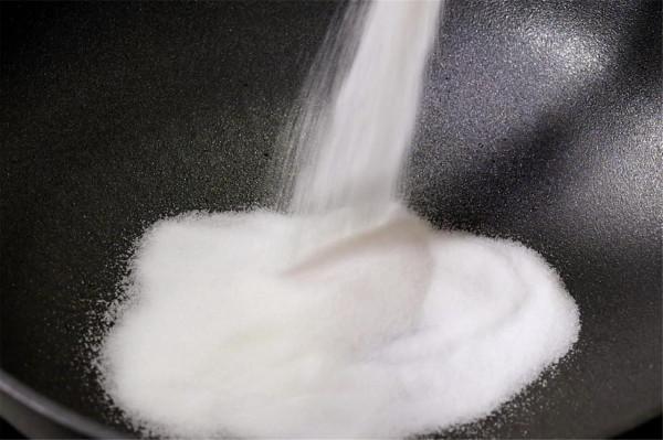 自制“萬用椒鹽”，做菜時捏進去一點，炒菜一下變得好吃起來