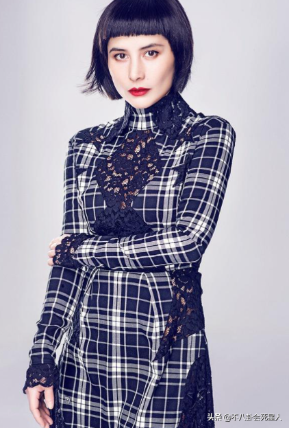 賭王二房4姐妹去富豪聚會,個個身價過億,奚夢瑤生再多也比不了 賭王二房4姐妹去富豪聚會,個個身價過億,奚夢瑤生再多也比不了