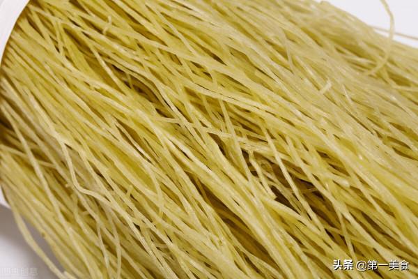 買紅薯粉條時，怎樣辨別假粉條，牢記&OpenCurlyDoubleQuote;4個技巧&rdquo;，早知道早受益