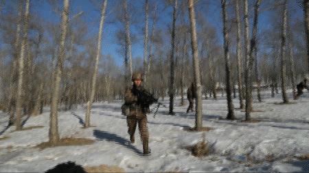 踏飛雪礪精兵 真抓實訓鑄利刃 踏飛雪礪精兵 真抓實訓鑄利刃