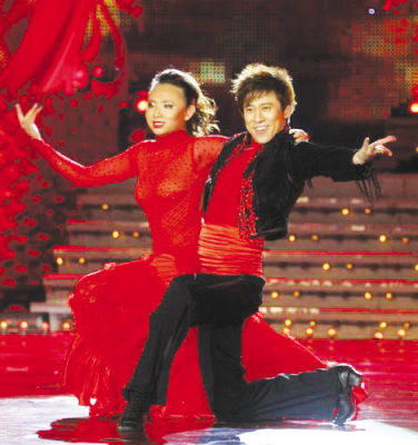 提攜章子怡，連登14次春晚，“初代男神”解曉東如今過得怎麼樣？