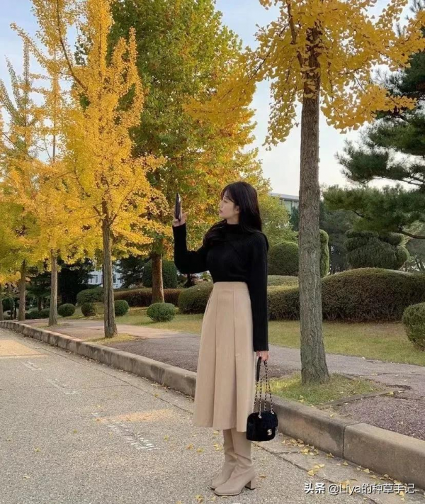 “厚外套 + 裙子”= 今冬王炸組合，太美了