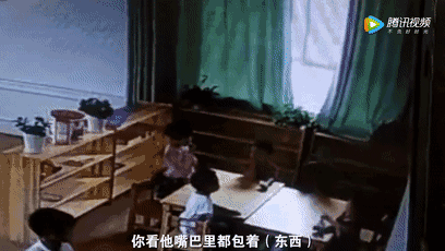 1口糖葫蘆,小女孩差點沒命!路人的一個動作救了她,每個人都應該學 1口糖葫蘆,小女孩差點沒命!路人的一個動作救了她,每個人都應該學