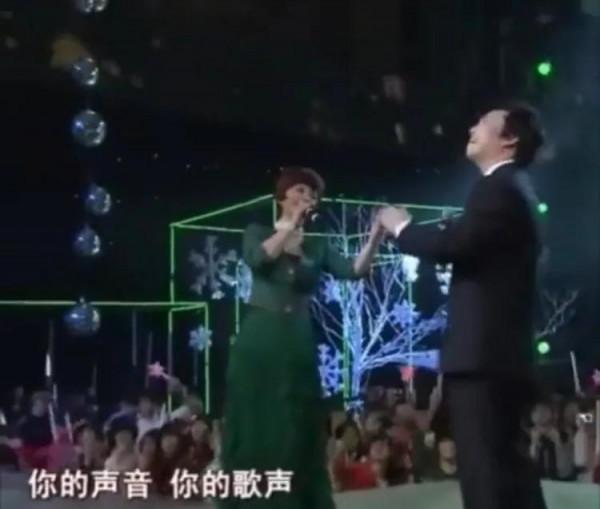 聽了蔡明和費玉清的深情對唱，覺得小品演員才是全能演繹人才