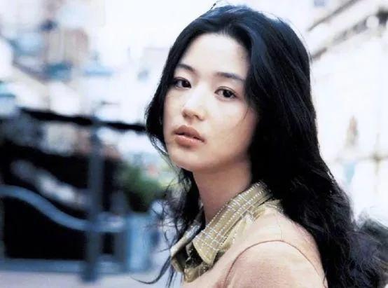 全智賢誇她漂亮又可愛,李知恩把她當最好的閨蜜,她是有多特別 全智賢誇她漂亮又可愛,李知恩把她當最好的閨蜜,她是有多特別