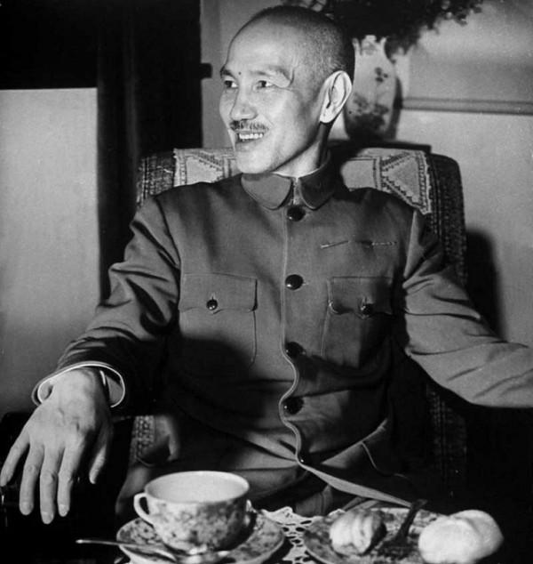 軍統特務閻錦文,解放後每次去北京,副主席都要親自招待,為何? 軍統特務閻錦文,解放後每次去北京,副主席都要親自招待,為何?