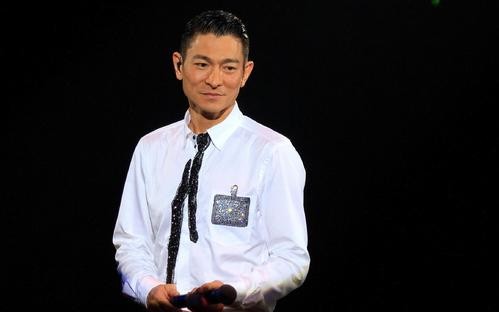 2021年音樂會盤點：劉德華深情告白，孫燕姿赤腳演唱，張傑手受傷