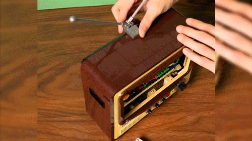 能親手組裝的童年老電視，復古配色，好看又好玩