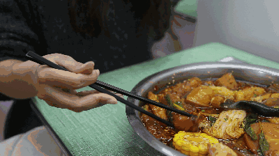 麻辣燙人均過百，每家楊國福都難辭其咎