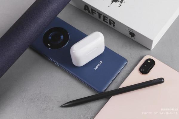 感受耳朵上的科技與藝術，榮耀親選Earbuds X2圖賞