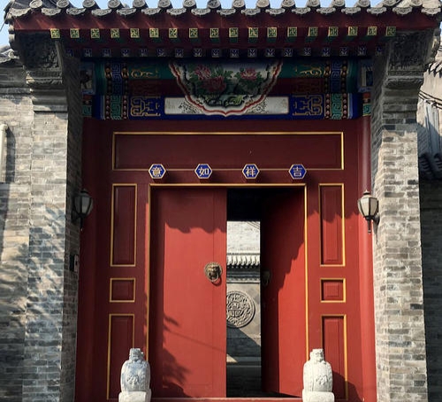 女子鬱悶亡故，忠僕劈棺救主，避火災找情郎相幫，遭劍刺命不該絕