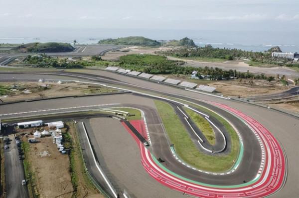 約納丹在世界超級摩托車比賽奪冠