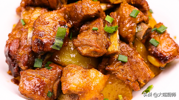 排骨直接焯水，難怪又腥又柴！記住3步，不管咋做都鮮嫩，香噴噴