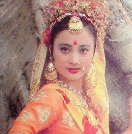 皮相美人不耐老，陳德容25歲就顏垮，陳紅上了年紀還沒陶虹美